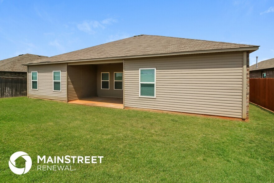 Building Photo - 909 N Donald Way