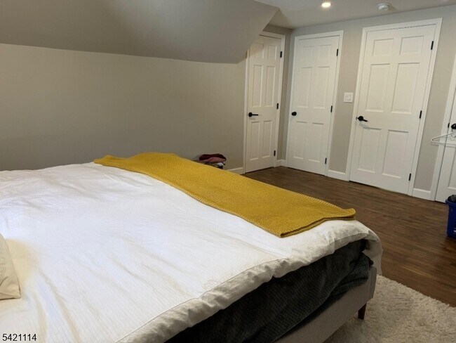 Building Photo - 321 Minute Arms Rd