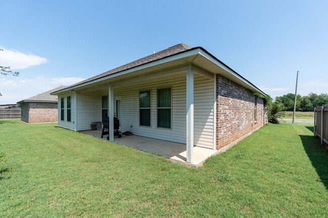Building Photo - Victoria Meadows 3 bedroom, 2 bathroom Home