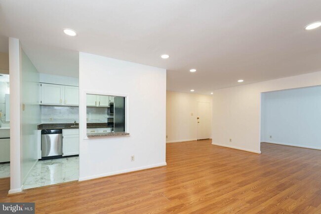 Building Photo - 12652 Dara Dr