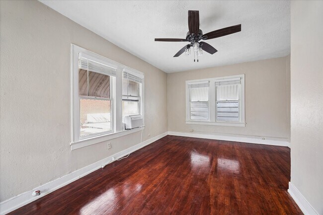 Building Photo - 2510 Kingston St