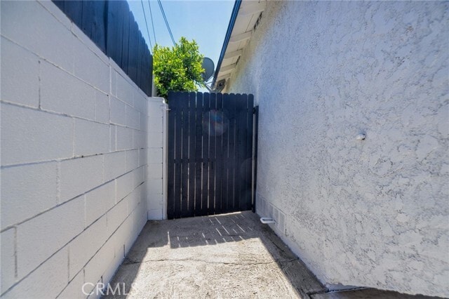 Building Photo - 8607 Strub Ave
