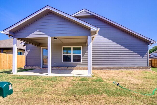 Building Photo - 4/2.5/2 New Construction Home!