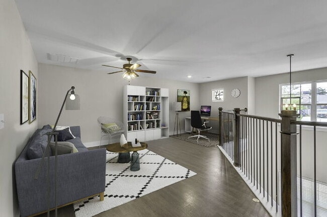 Building Photo - Modern 2BD, 2.5BA Townhouse with Large Loft in Travelers Rest