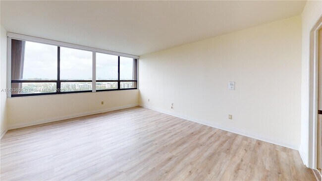 Building Photo - 11113 Biscayne Blvd