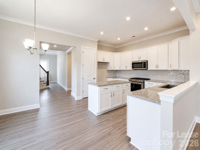 Building Photo - 104 Kentmore Dr