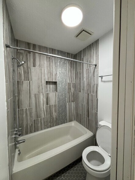 Building Photo - 6318 Bannister Dr