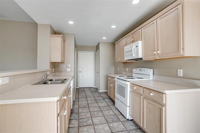 Building Photo - 8304 Horse Whisper Ln