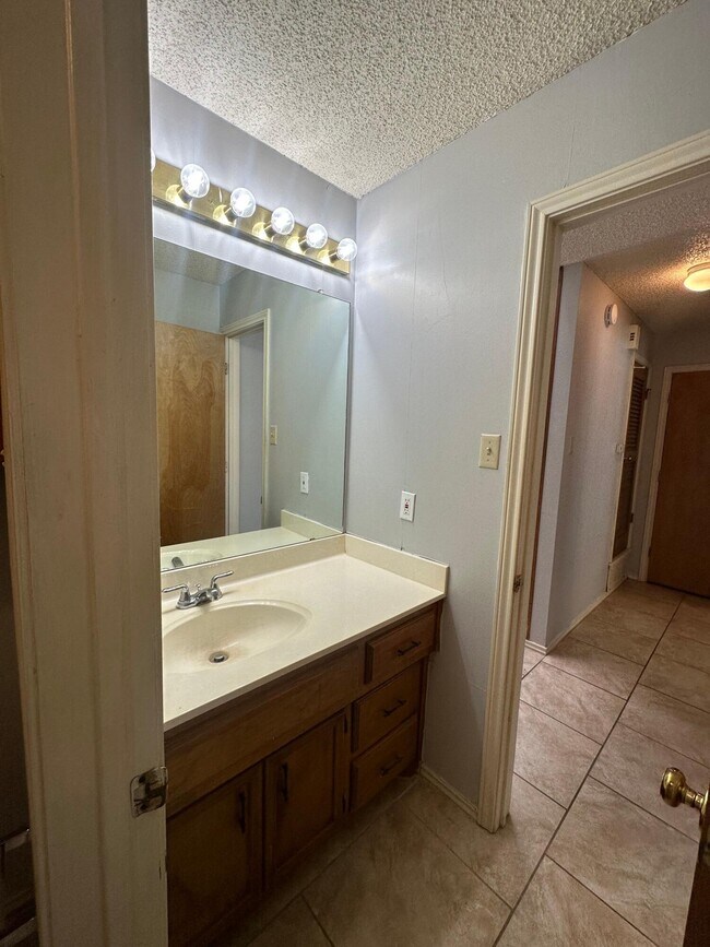 Building Photo - 5618 Brownfield Dr