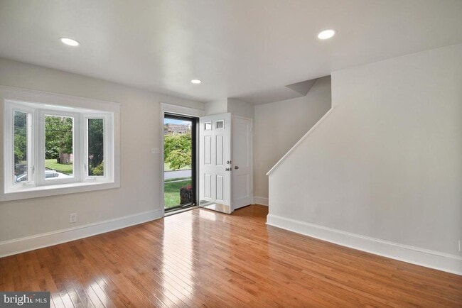 Building Photo - 111 W Sylvan Ave