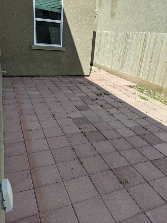 Building Photo - 2312 Vaca Way