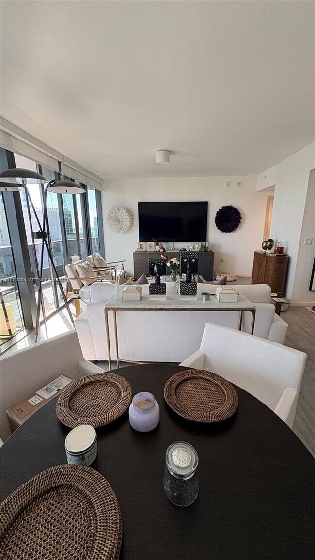 Building Photo - 1000 Brickell Plaza