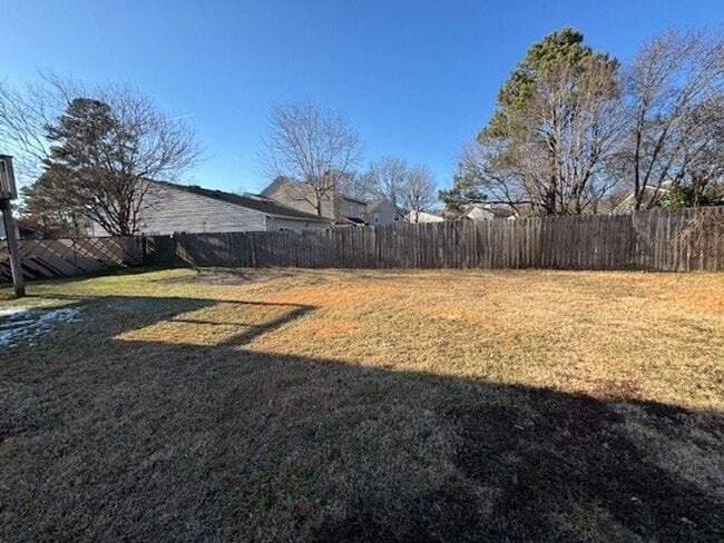 Building Photo - Adorable 3 Bedroom 2 Bath Home w/one car attached garage