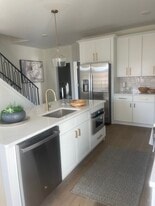 Building Photo - 7519 Ridge Ave