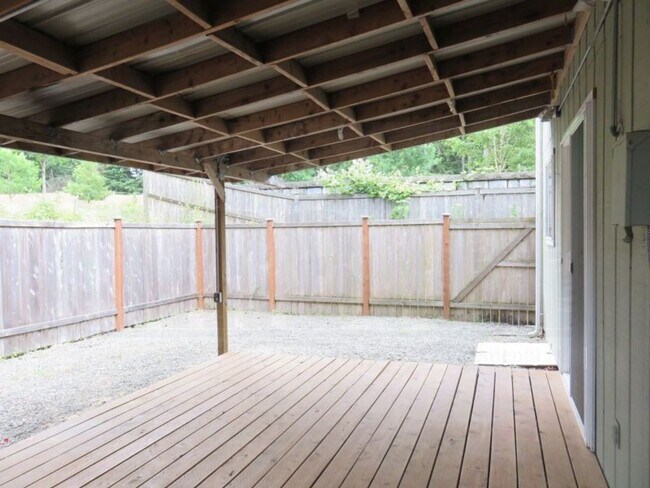 Building Photo - Newly renovated House located in the park community of Lacey!