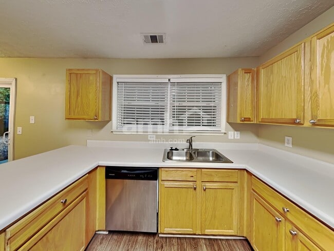 Building Photo - 315 Westminster Dr