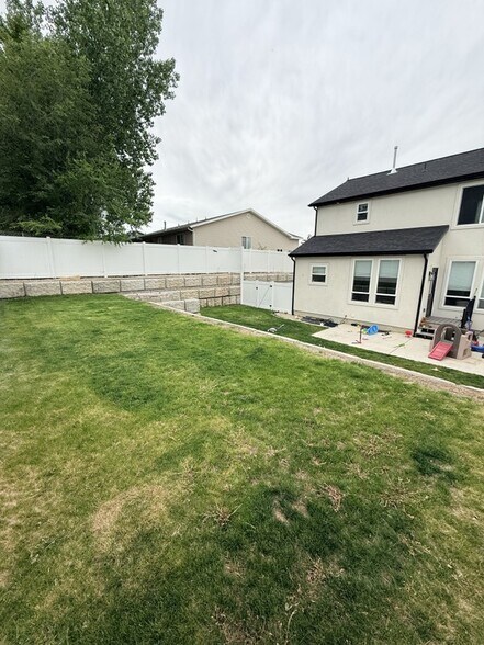 Building Photo - 1537 S 600 E