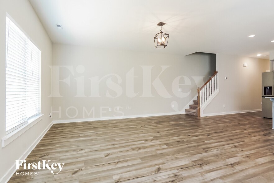 Building Photo - 120 Co Rd 1701