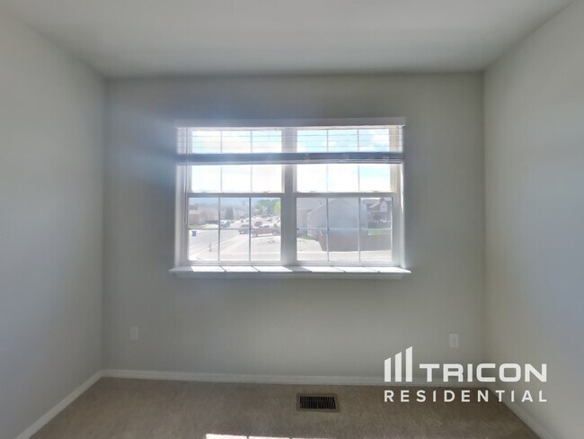 Building Photo - 4691 Skylark Rd