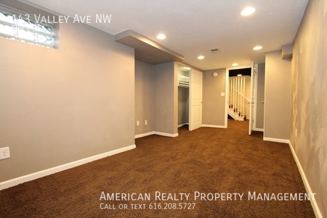 Building Photo - 143 Valley Ave NW