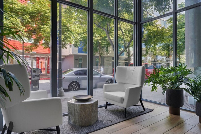 Building Photo - 355 Berry St