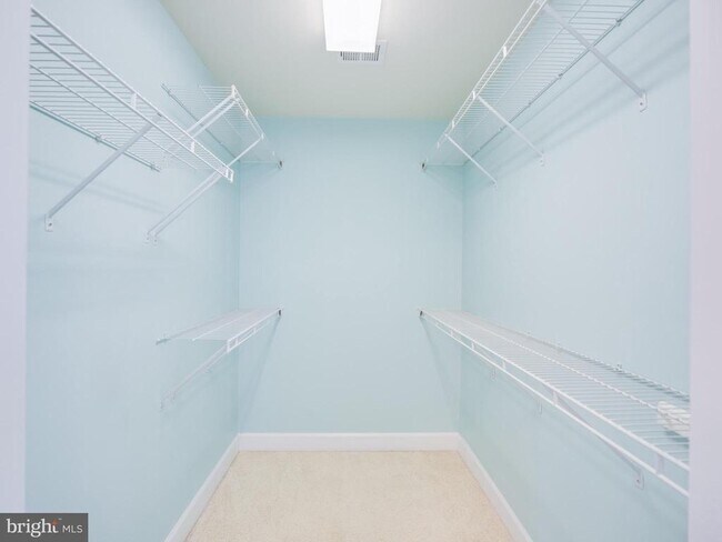 Building Photo - 41397 Windybush Dr
