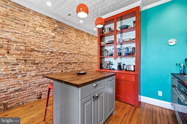 Building Photo - 3030 Guilford Ave