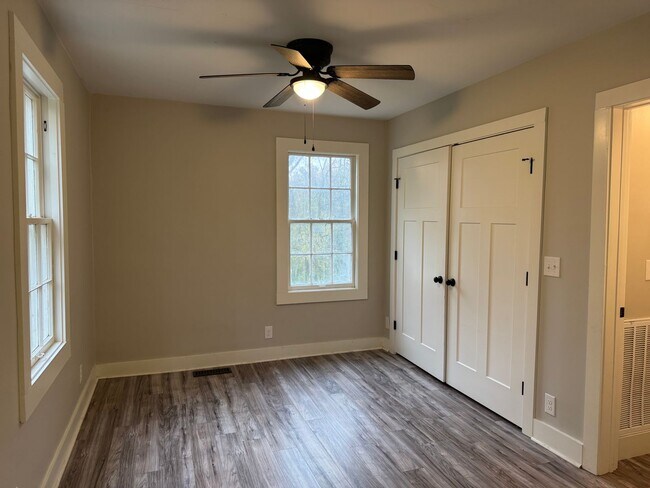 Building Photo - Dual Suite Privacy! Perfect for Roommates — Minutes to APSU & Downtown