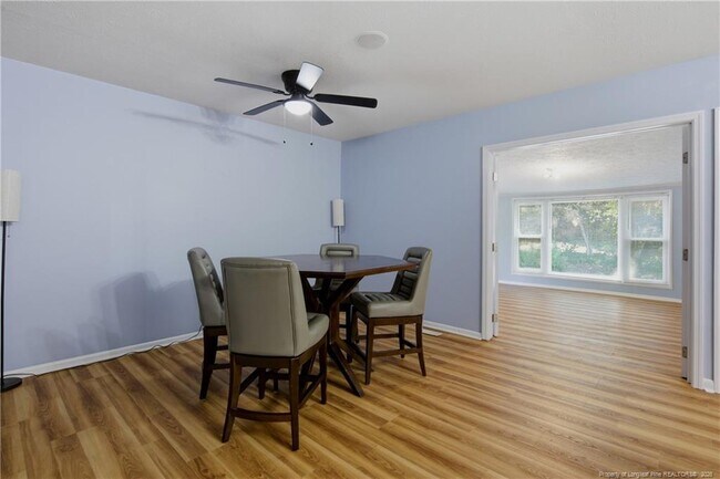 Building Photo - 1829 Martindale Dr