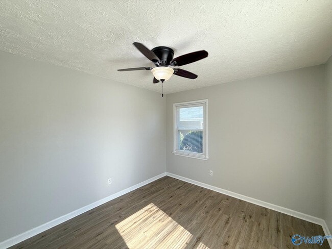 Building Photo - 160 Lewis Ln