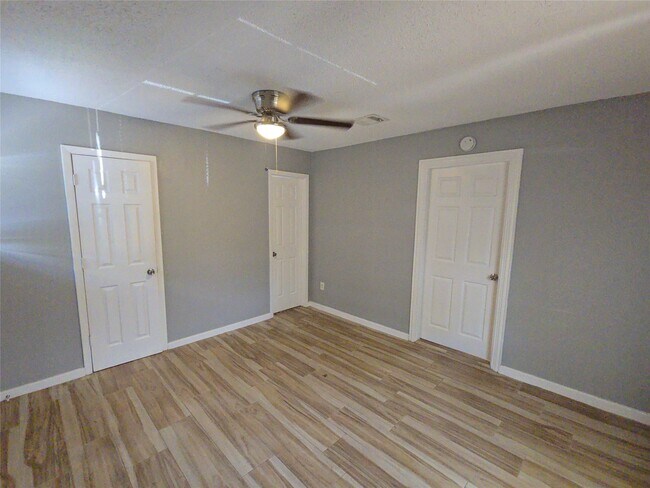 Building Photo - 5115 Balkin St