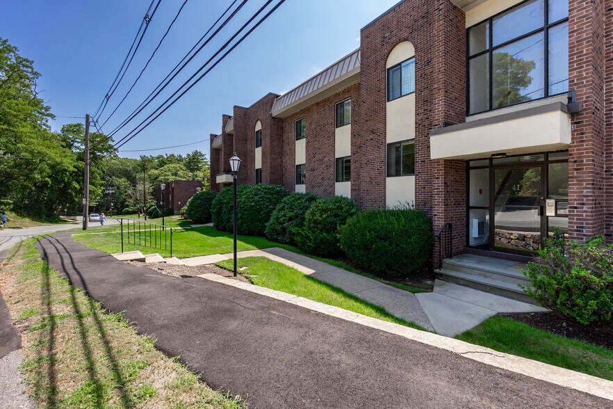 Building Photo - 41 Angleside Rd