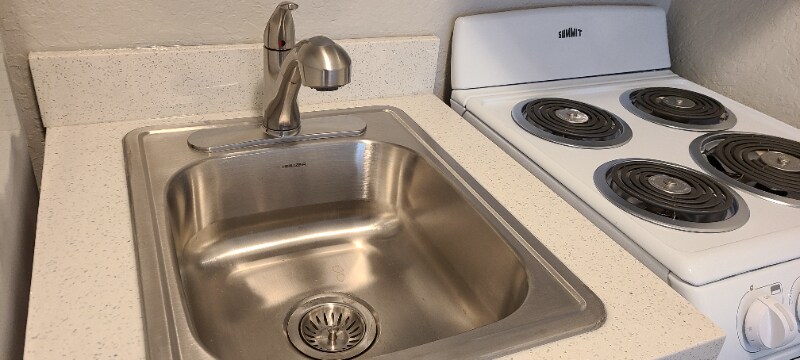 Building Photo - 1625 Kent Des Moines Rd