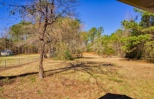 Building Photo - "Charming 3-Bedroom Home on Wilmington Highway!"