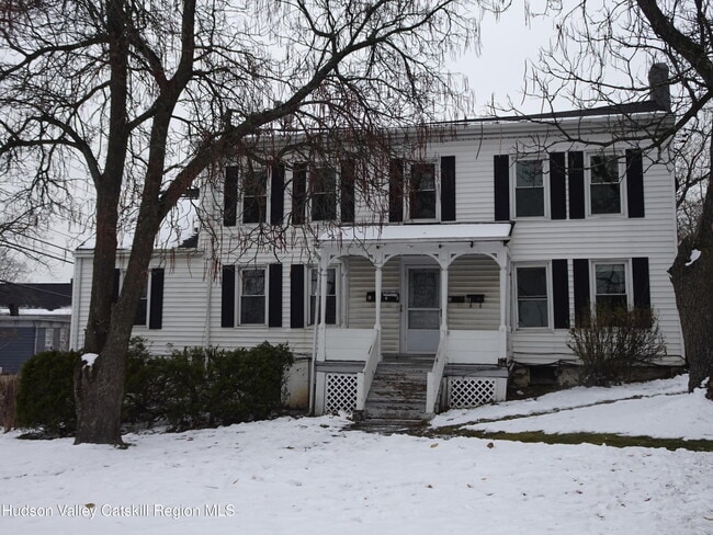 Building Photo - 921-923-923 Columbia St