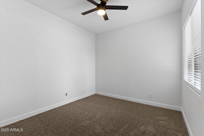 Building Photo - 3557 S Halsted Ct