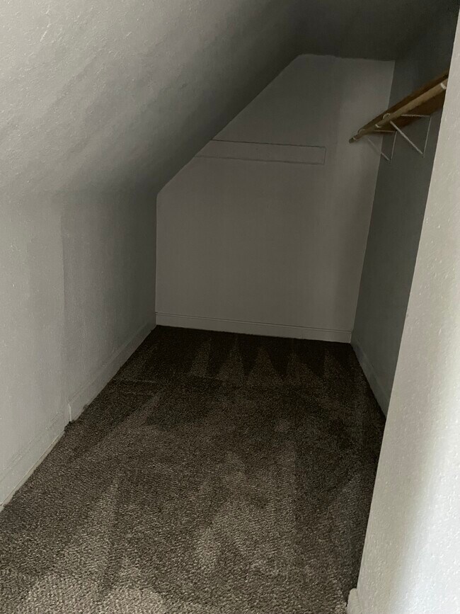 Building Photo - 1424 N Gaines St