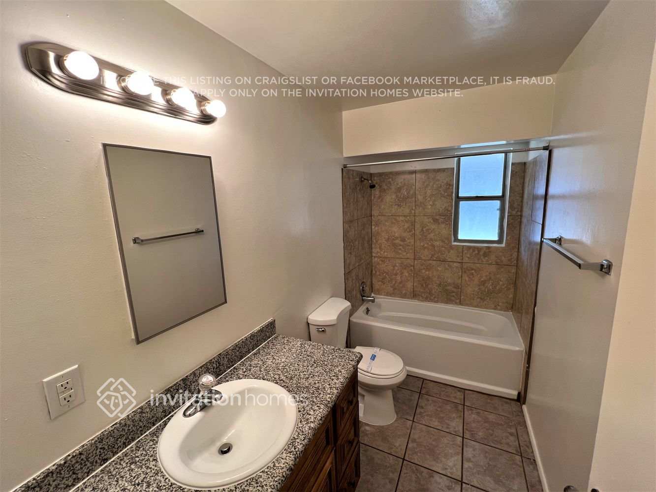 Building Photo - 400 N Sunset Dr