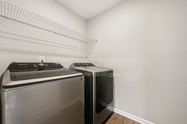 Building Photo - 435 Kennerly Center Dr