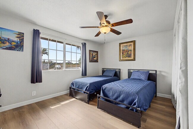 Building Photo - 3346 E Cochise Rd
