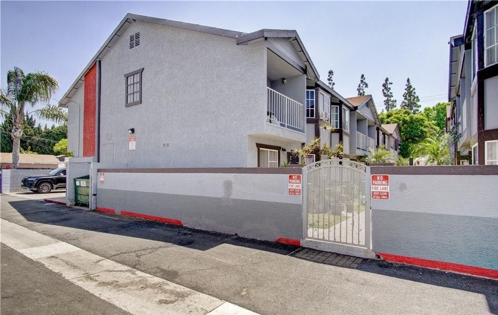 Building Photo - 7947 Garfield Ave