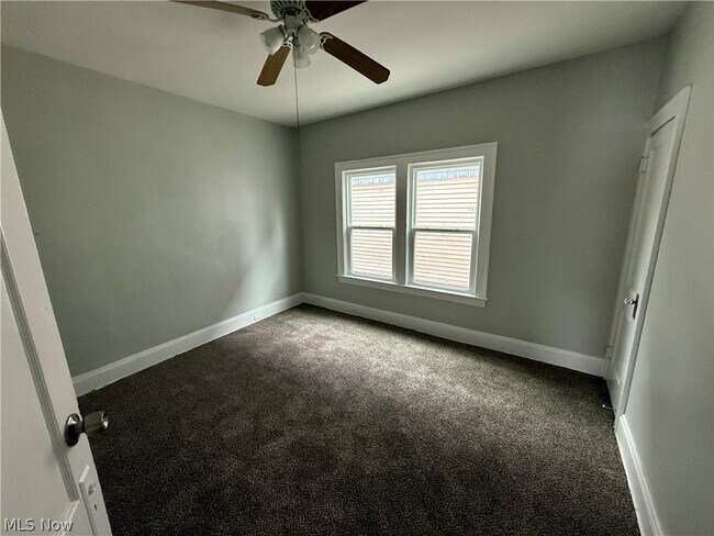 Building Photo - 9215 Yale Ave