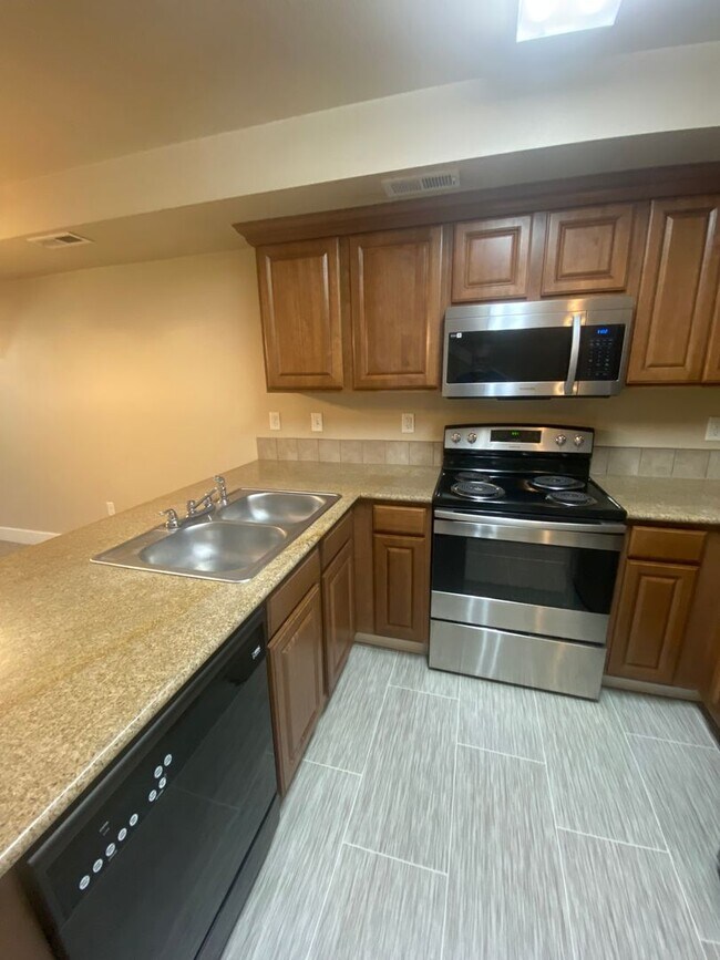Building Photo - 9993 W Rosecroft Ct