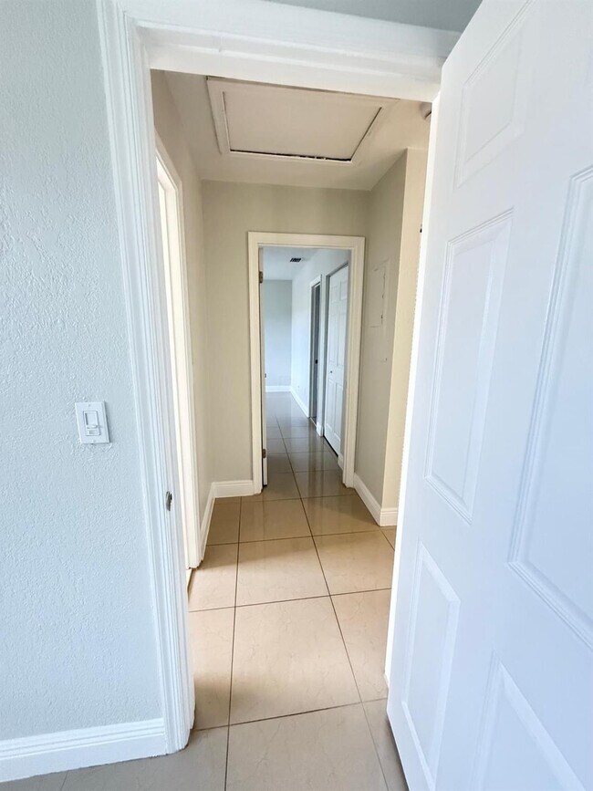 Building Photo - 11108 Royal Palm Blvd