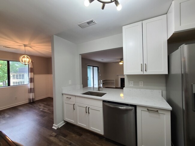 Building Photo - 2311 Treescape Dr