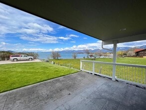 Building Photo - Lake Front Rental - Long term and utilities paid