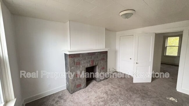 Building Photo - 1026 Mirror St