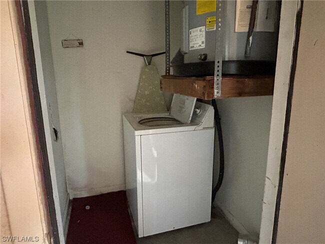 Building Photo - 2201 East 5th Street