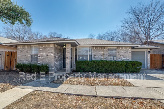 Building Photo - 5602 Ivanhoe St