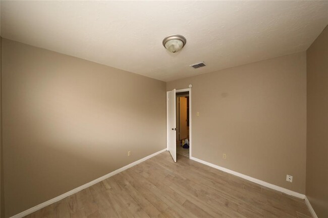 Building Photo - 9230 Stroud Dr